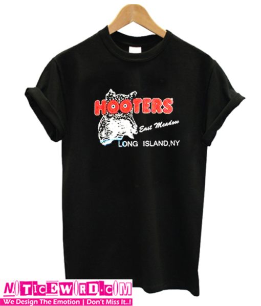 Hooters Long Island T shirt