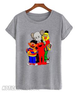 Uniqlo Kaws X Sesame Street Family smooth T-Shirt