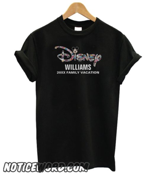 Disney Logo Mickey & Friends - Family Vacation smooth T-Shirt