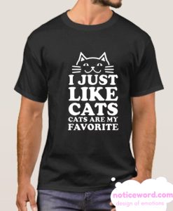 CATS ARE MY FAVORITE smooth T Shirt