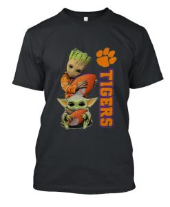 Baby Groot and baby Yoda hug Clemson Tigers DH T Shirt