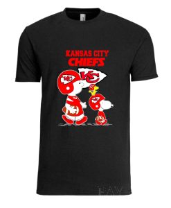 Kansas City Chiefs Charlie Brown And Snoopy T Shirt (2)